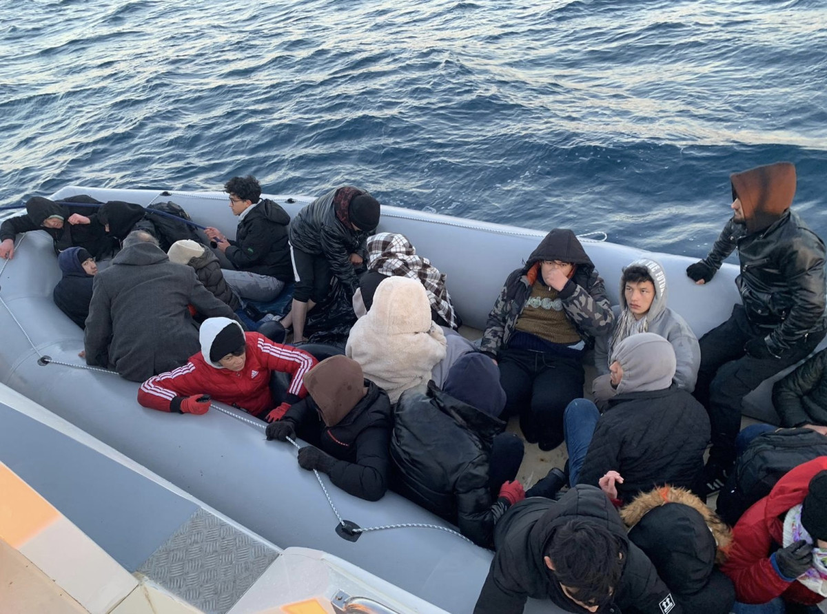 Ayvacık açıklarında 70 düzensiz göçmen kurtarıldı